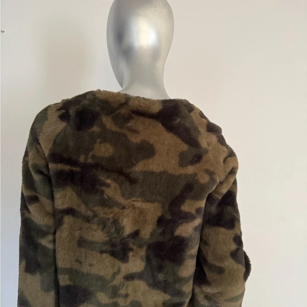 NWOT Faux fur Army Fatigue Crop Jacket - Picture 2 of 4
